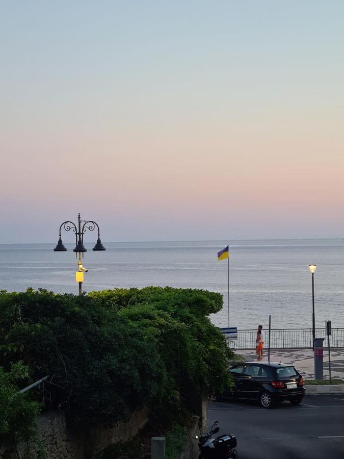 B&B Lungomare Diamante Kültér fotó